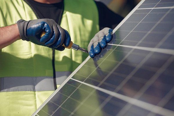 Panneau solaire photovoltaïque : une solution pour économiser